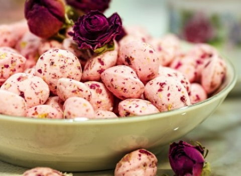 تصویر 1 از قیمت شکر پنیر گل محمدی + خرید باور نکردنی